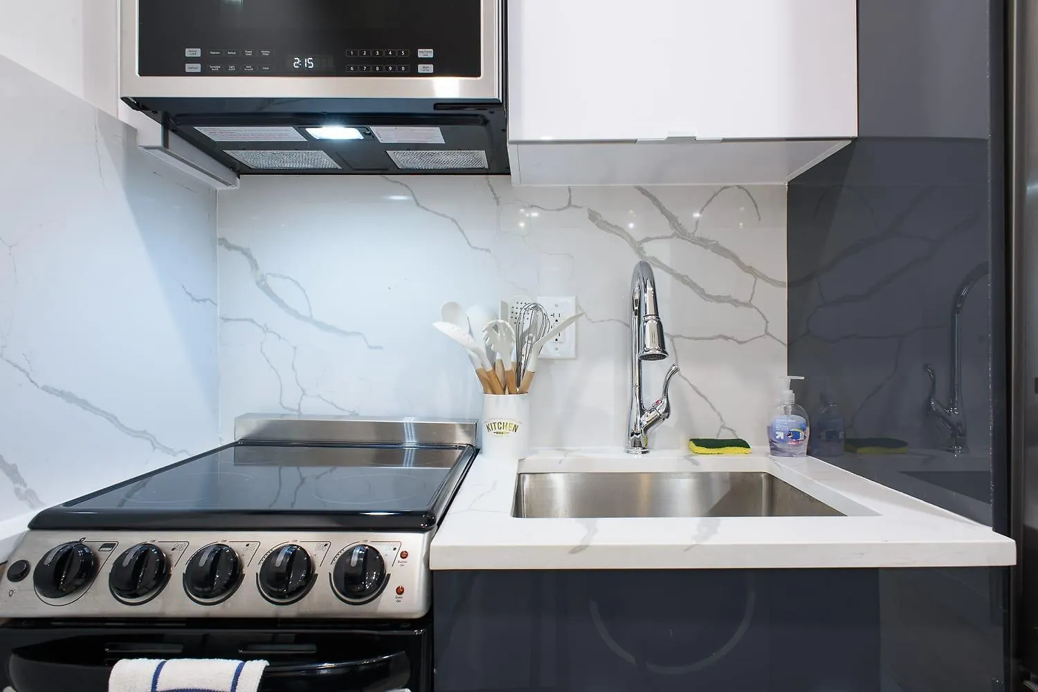 1597-12 New Studio Prime Ues Wd In Unit New York Apartment