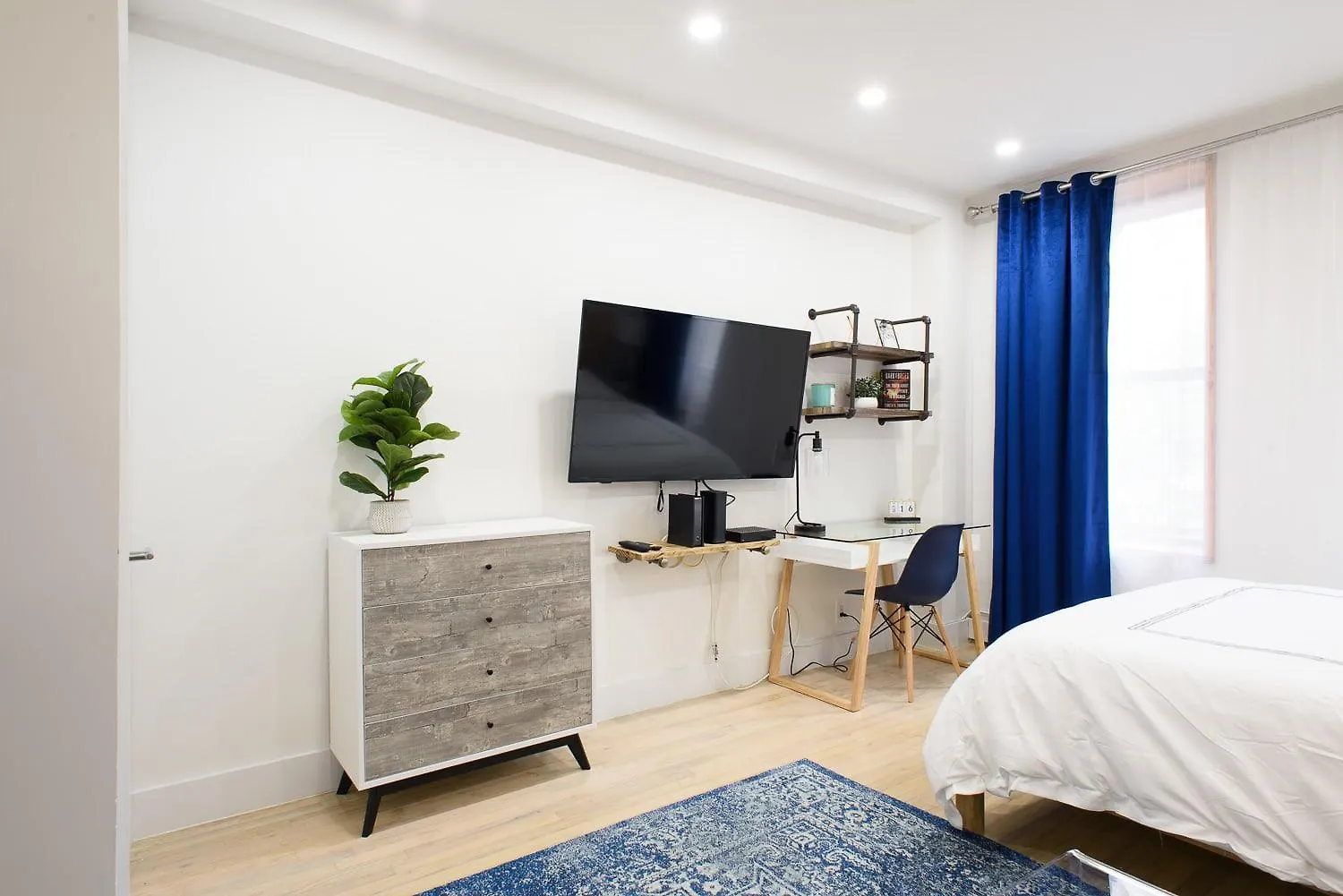 1597-12 New Studio Prime Ues Wd In Unit New York United States