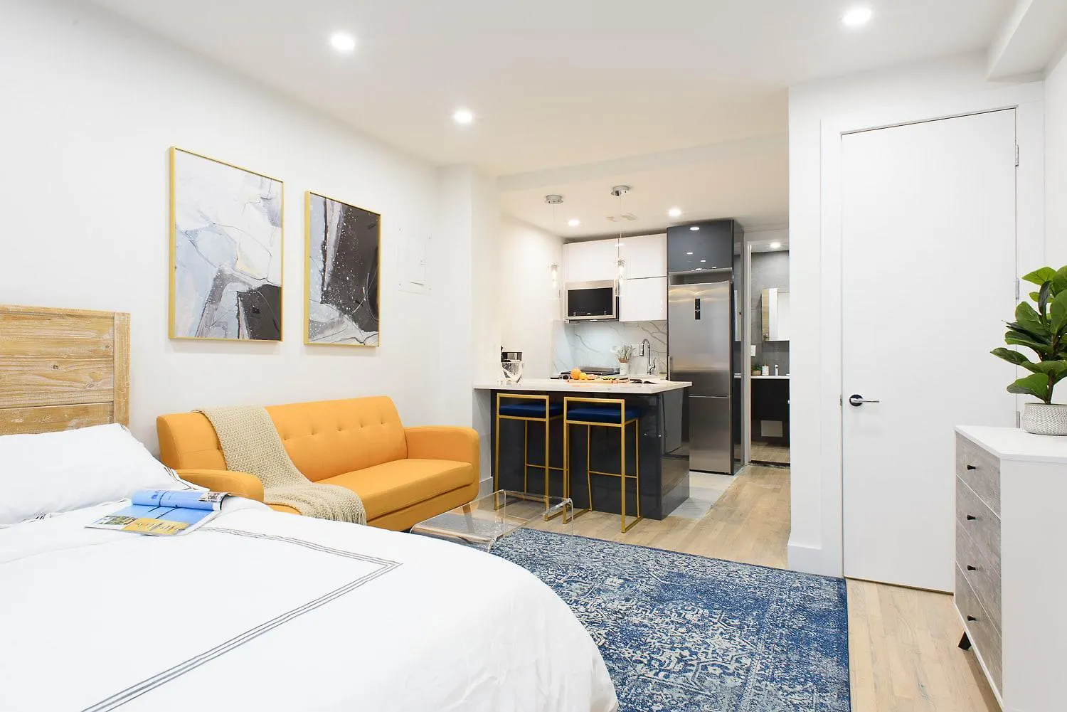 1597-12 New Studio Prime Ues Wd In Unit New York 0*,